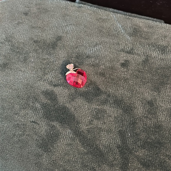 Genuine Sapphire Heart pendant w/ diamond accent on 10k solid gold - Picture 5 of 6